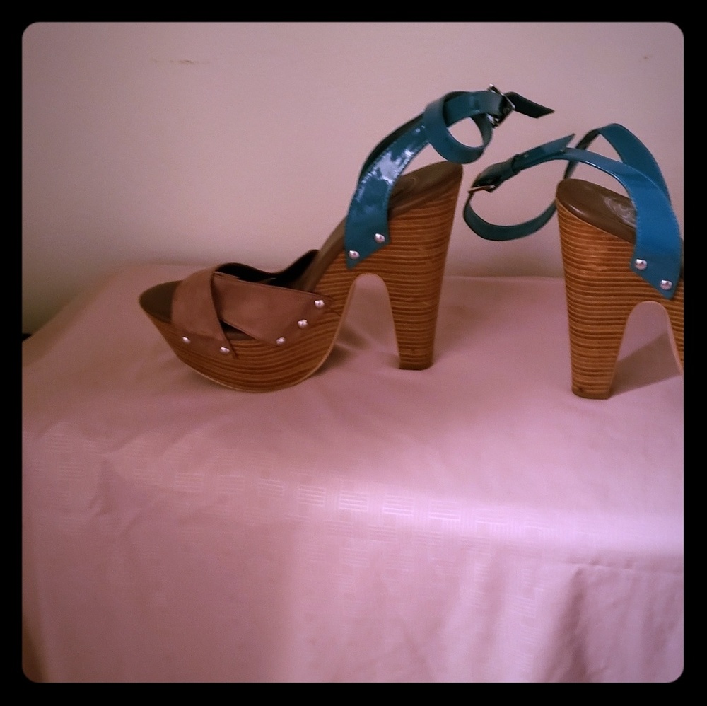 Wedge heels